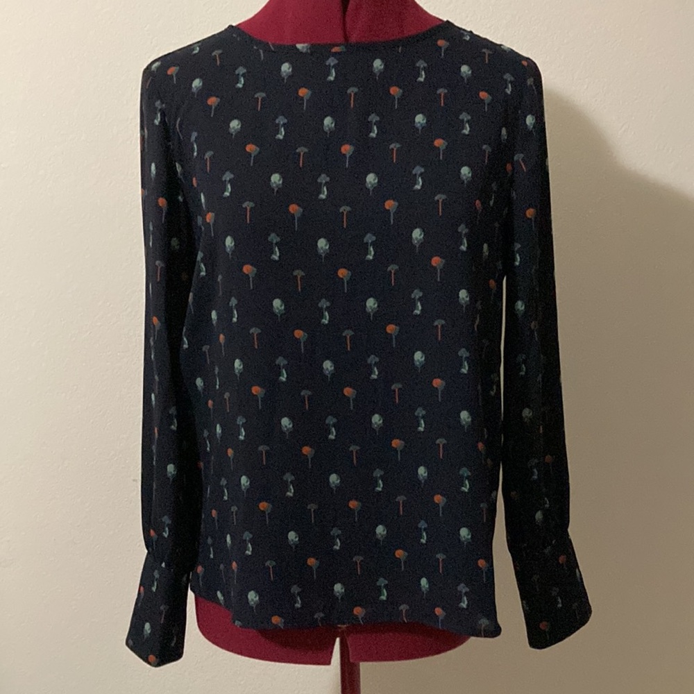 Ann Taylor petite black long sleeves blouse size SP print of small trees